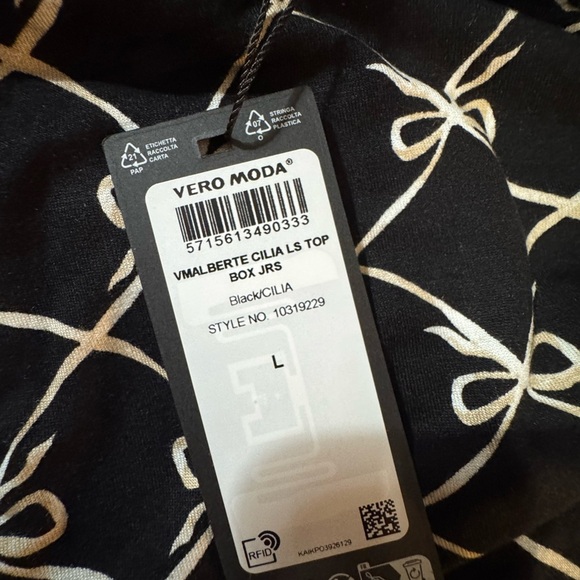 Vero Moda Black Top with White Bow Pattern - Picture 2 of 3